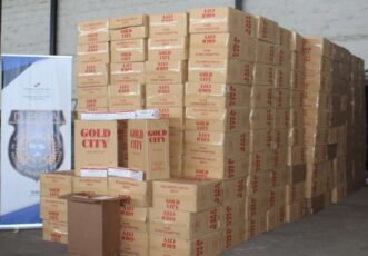 海关查获价值超过50万元的香烟和假冒商品