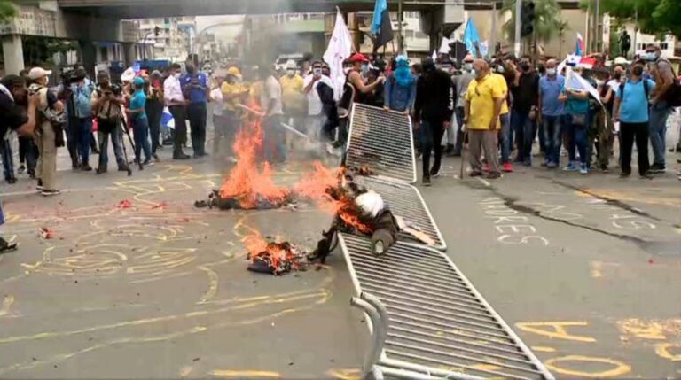 本周四国民议会内发生抗议和冲突事件