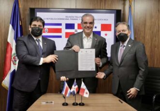 巴拿马与哥斯达黎加及多米尼加领导人就经济方面交换意见