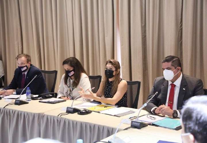 巴拿马和美国的高级别会议上谈论应对难民问题的做法