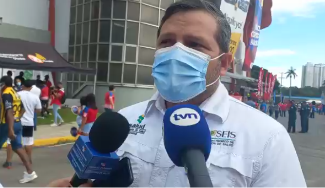 大都会卫生区收到“100% 接种疫苗”贴纸的申请