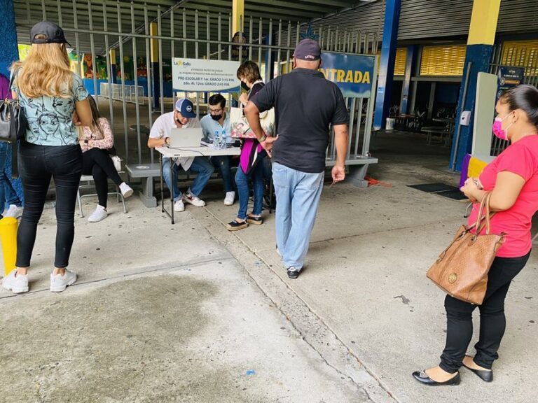 巴拿马人党在全国681个中心举行内部选举