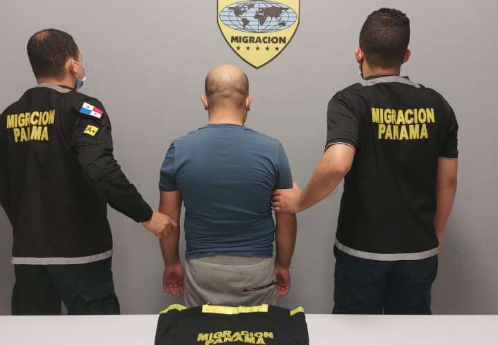 一乌兹别克籍男子因涉嫌与人口贩运有关在巴拿马机场被捕