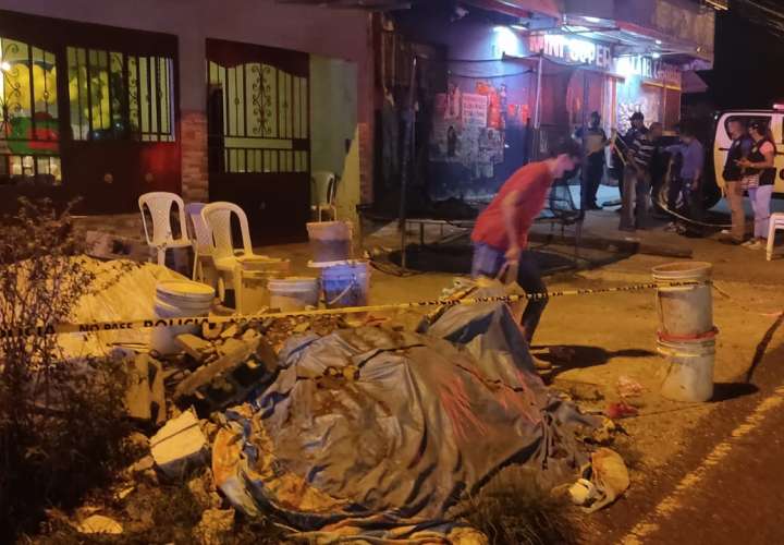 枪手抵达Villa del Caribe社区并射伤一人