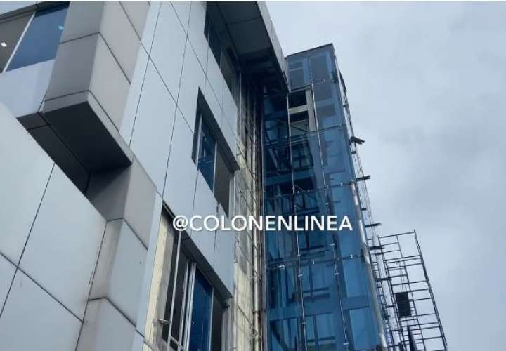 一名工人从自由港的在建建筑物上坠落