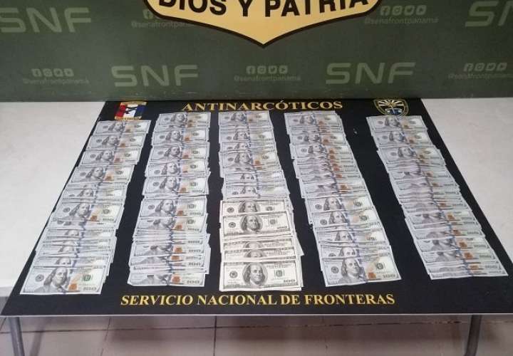 男子私处被发现藏有3万现金 在边境检查站被捕