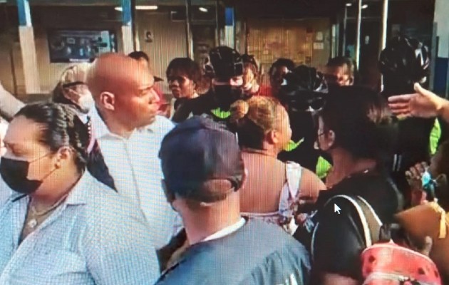 科隆一所公立学校发生家长与警察冲突事件