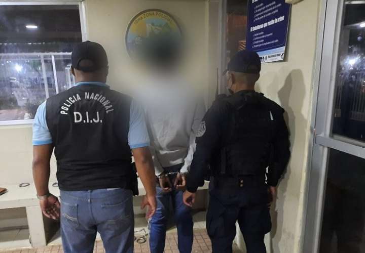 警方在Chorrera市逮捕一名持械抢劫嫌疑人