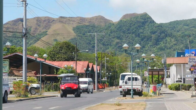 El Valle de Antón商人为淡季吸引游客计划策略