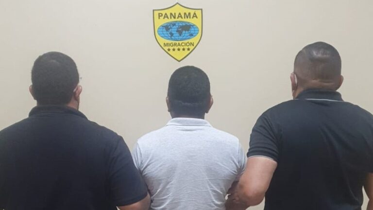 一名外国人因偷运移民在Herrera被捕