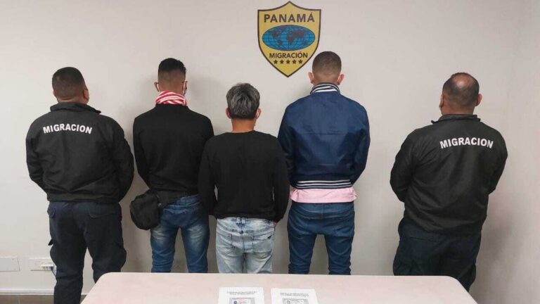 三名委内瑞拉人持伪造证件被巴拿马机场被拘留