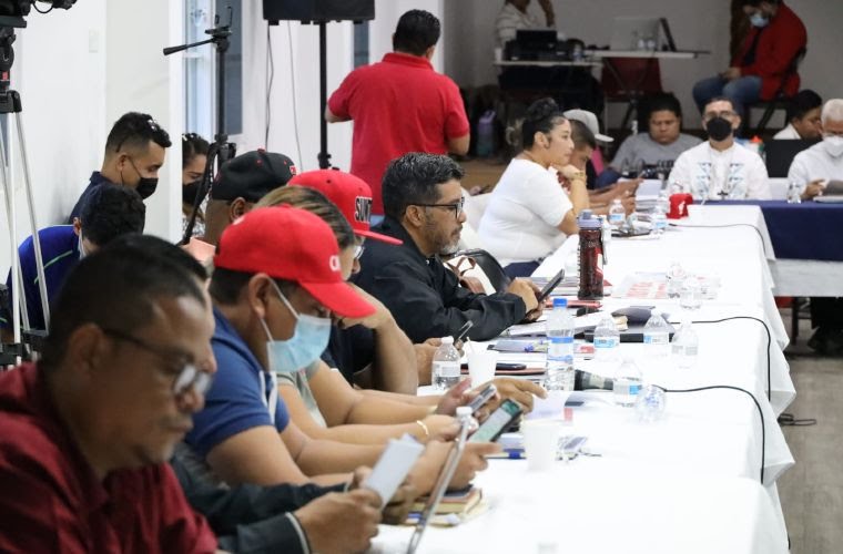 社会组织在对话桌上提议将高级公务员工资降低50% 
