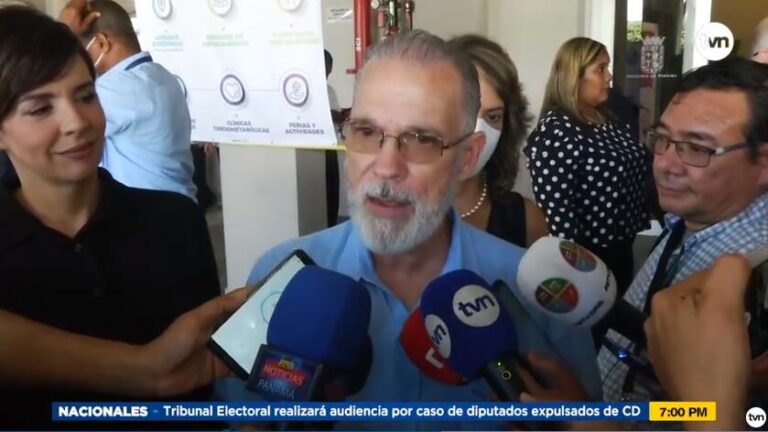 社保局药房在San Felipe Neri市场内开业