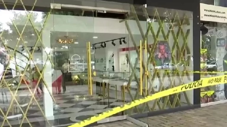 对Balboa大道珠宝抢劫案的一疑犯下达拘留令
