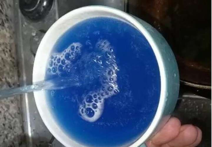西部省居民的水龙头流出蓝色水 当局对此澄清