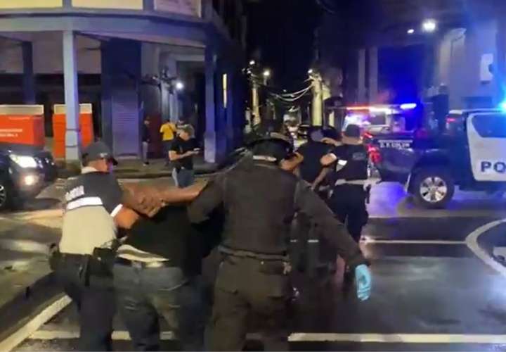 两匪徒深夜潜入科隆市区当铺行窃被逮捕