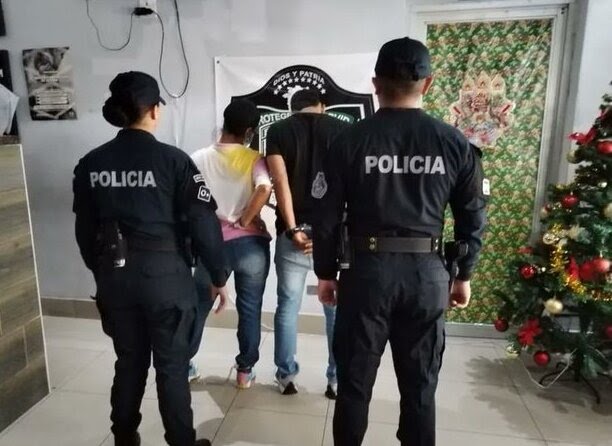 一对夫妇在求医时因袭击社保局医护人员而被捕