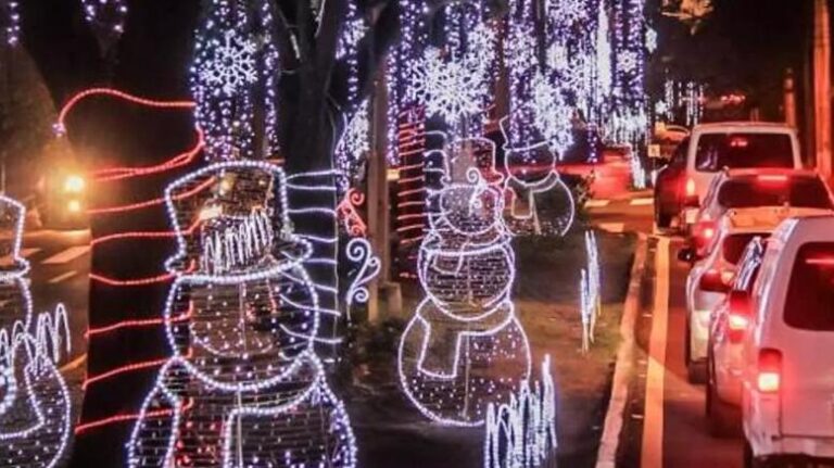 12月份的假期里 如果上班应该付多少工资？