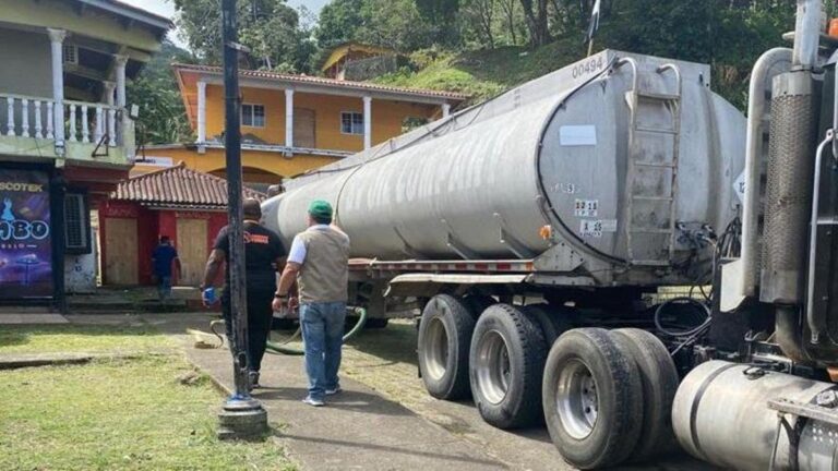 科隆一嘉年华会上被检测到未经氯化的储水车