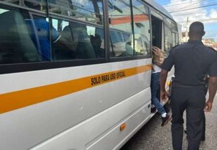 女职员遭匪徒殴打事件后 自由区加强了保安