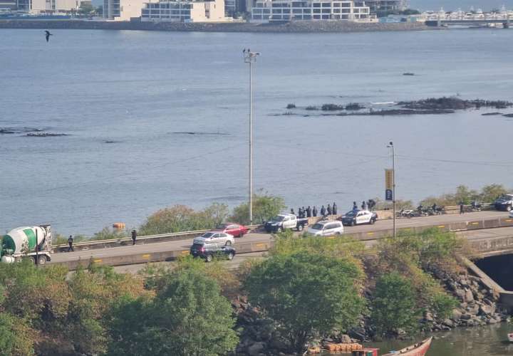 在Boca La Caja逃跑的两名疑犯被警方逮捕.