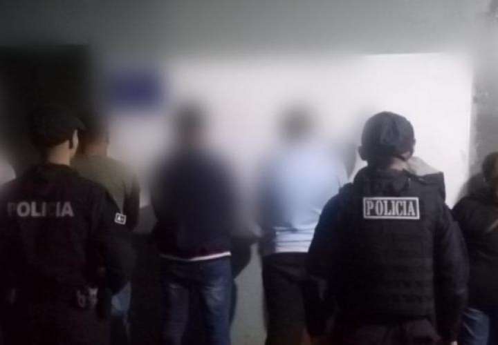 警方逮捕一名贩运移民者*
