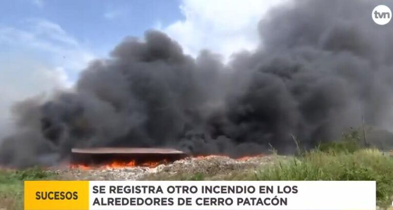 图：Cerro Patacón垃圾场再次被火焰吞噬