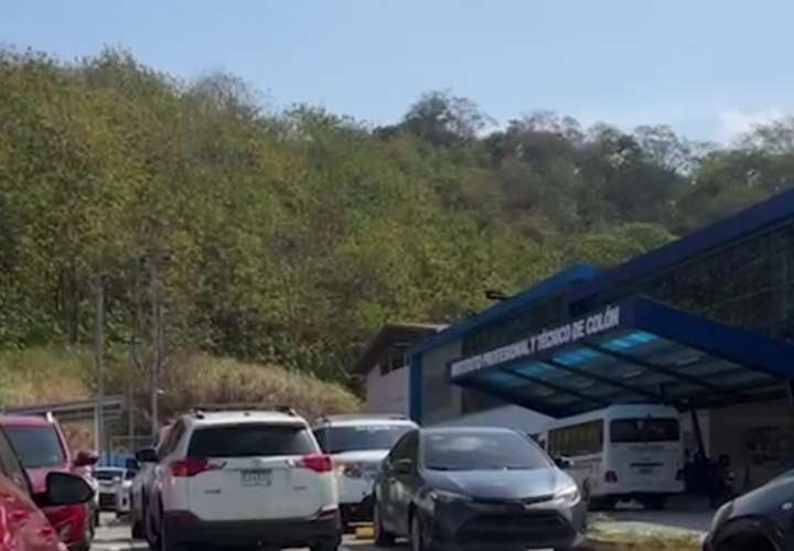 一学生在科隆职业技术学院引爆自制武器