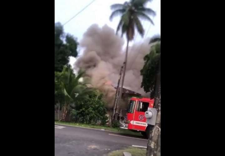 Juan Díaz第四街猛烈大火爆发.