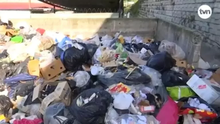 因垃圾泛滥  圣市居民面临居住危机