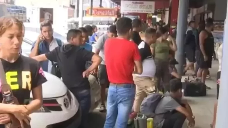 非法移民呼吁关闭危险的巴拿马大连通道