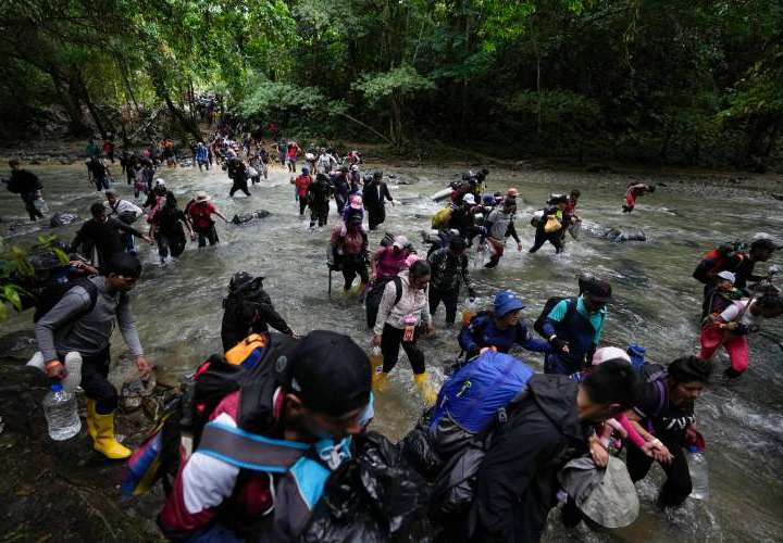 巴拿马、哥伦比亚和哥斯达黎加谴责针对返回南美洲移民的严重虐待行为