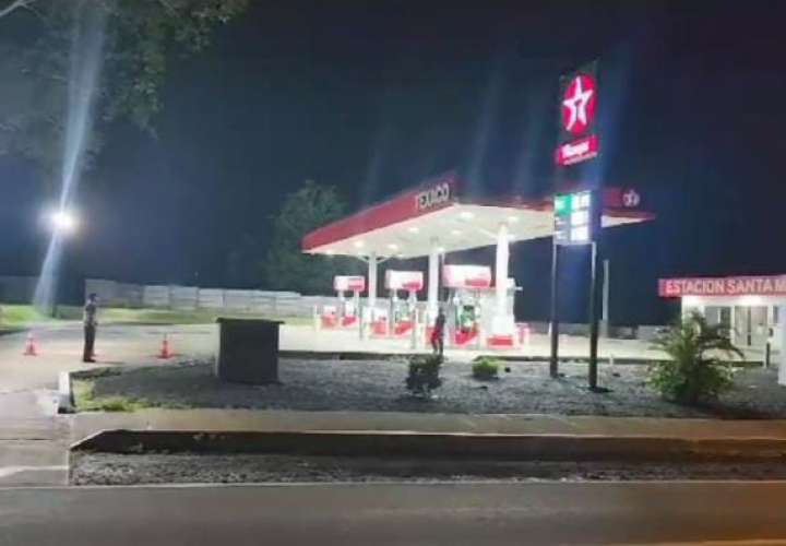 Pacora一加油站遭持枪抢劫 被抢走现金和车.