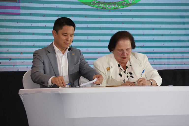 美国大使宣布在科隆开设研究中心
