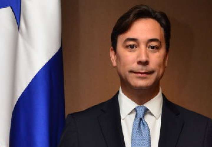 “País”党支持Melitón Arrocha作为总统候选人