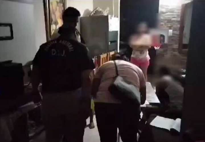 巴拿马银行诈骗团伙被成功拆散.