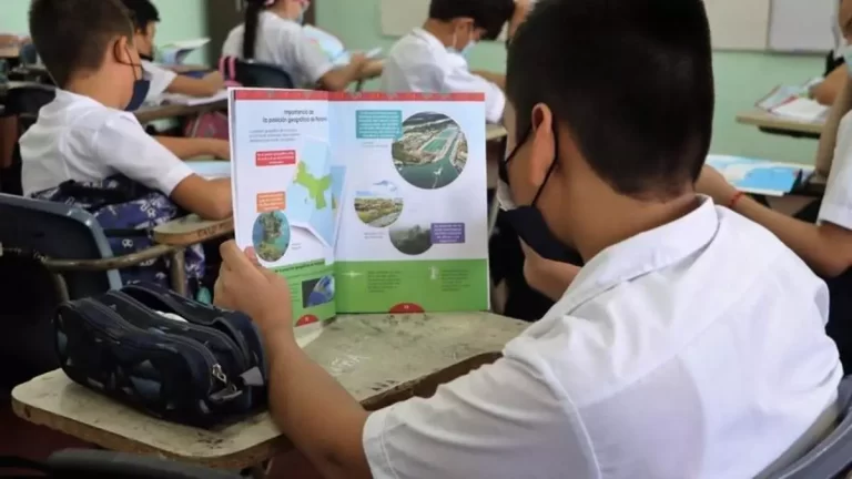 巴拿马将支持移民儿童入学 提供学校援助.