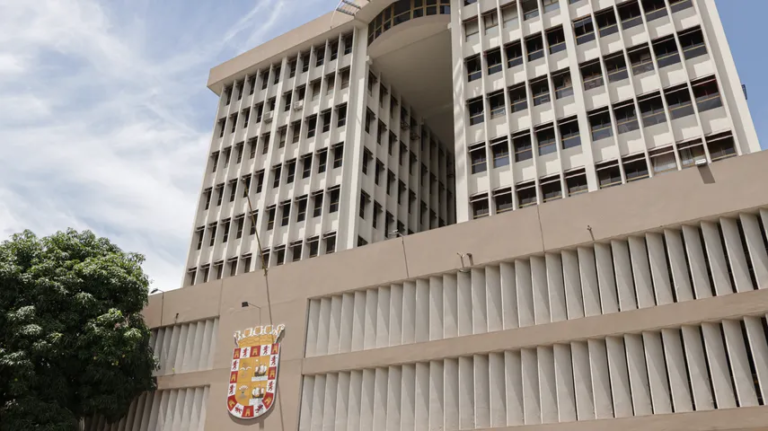 巴拿马市政府宣布免除罚款的宽限期.