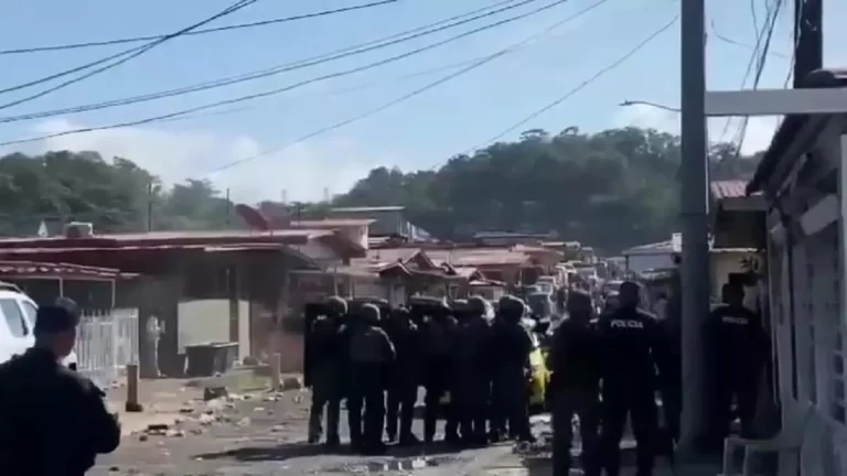 科隆一非法聚会活动被警方解散.