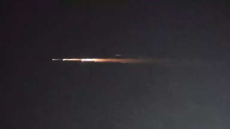 巴拿马天空现奇异火球：究竟是流星还是别的什么？