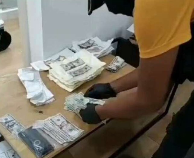 巴国警方在“Delivery”行动中瓦解一处伪钞制造中心