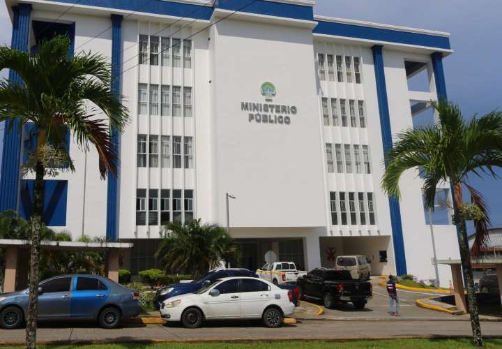 科隆一男子因使用胡椒喷雾抢劫未成年人被捕