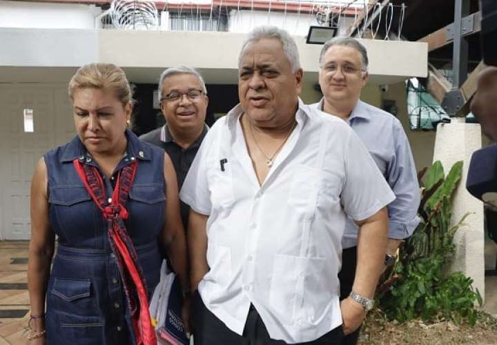 巴拿马：Martinelli 律师指责选举欺诈，称正当程序被拖延