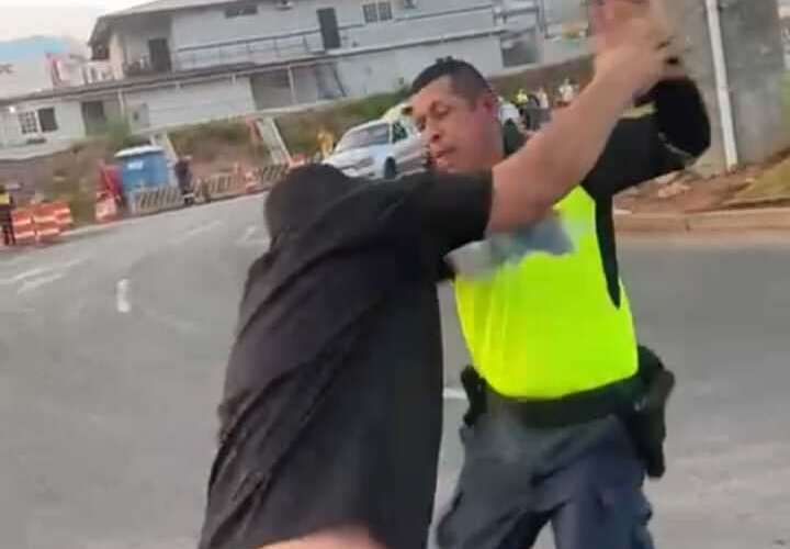 巴拿马司机与警察发生激烈肢体冲突：涉权力滥用质疑