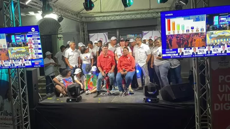 Maribel Gordón 与 Richard Morales 感谢支持者并坚定承诺