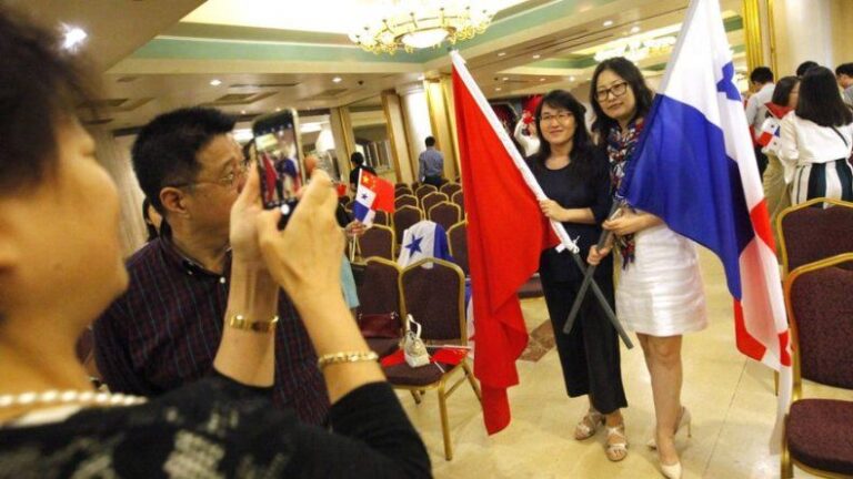 中国驻巴拿马大使馆延长工作时间