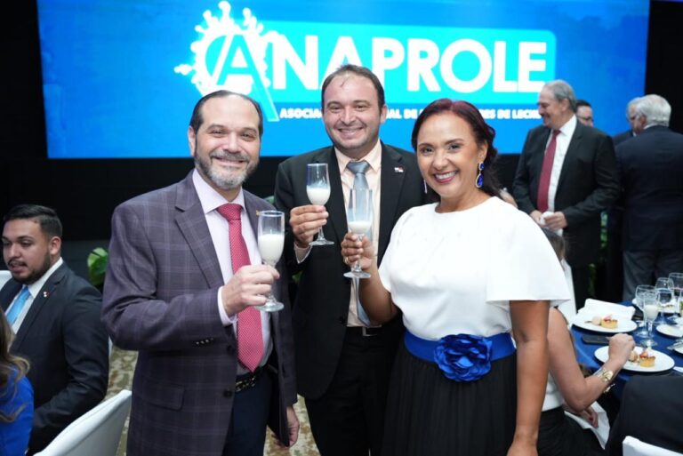 新 ANAPROLE 董事会就职典礼