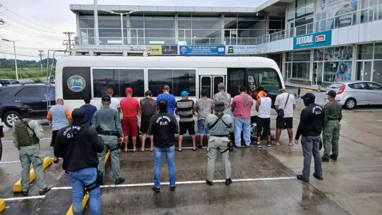 Pacora海滩非法采砂案：12名嫌疑人被捕