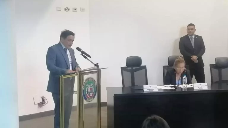 妇女委员会支持将11月1日恢复为儿童节的倡议