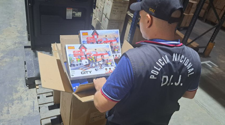 国家警察查获伪造品牌产品